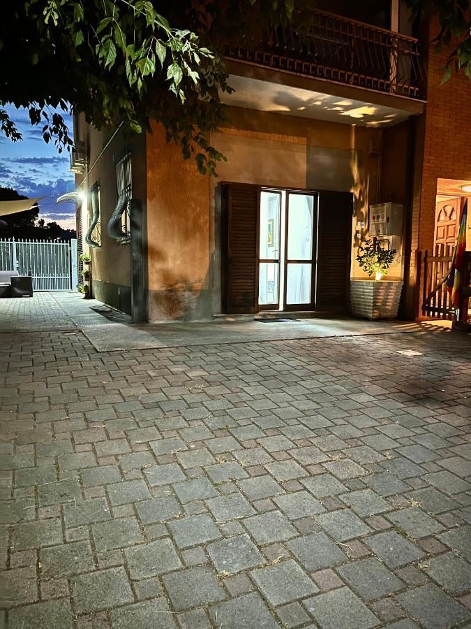 Monolocali B&B Santa Maria Apparente Чивитанова Марке Екстериор снимка
