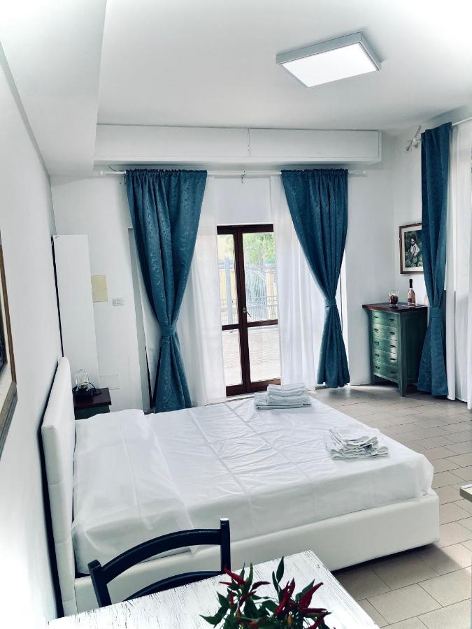 Monolocali B&B Santa Maria Apparente Чивитанова Марке Екстериор снимка