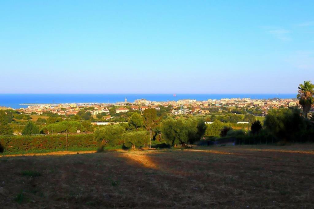 Monolocali B&B Santa Maria Apparente Чивитанова Марке Екстериор снимка